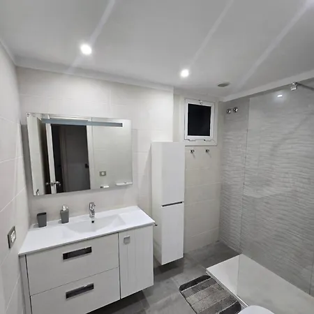 Paradise Caletillas Beachfront Duplex With Pool & Parking شقة